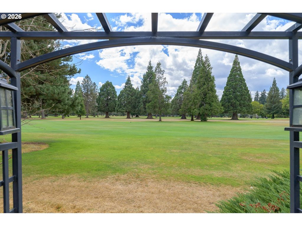 Image 41 of property listing at 1843 Nw SAINT ANDREWS Dr, Mc Minnville, OR 97128