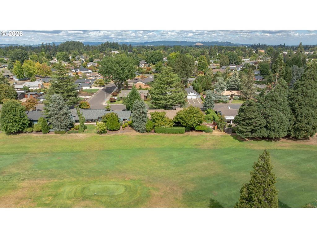 Image 44 of property listing at 1843 Nw SAINT ANDREWS Dr, Mc Minnville, OR 97128