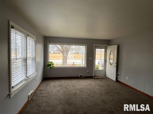 1212 S 22ND Street, Quincy, IL 62301