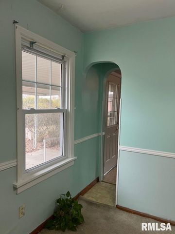 1212 S 22ND Street, Quincy, IL 62301