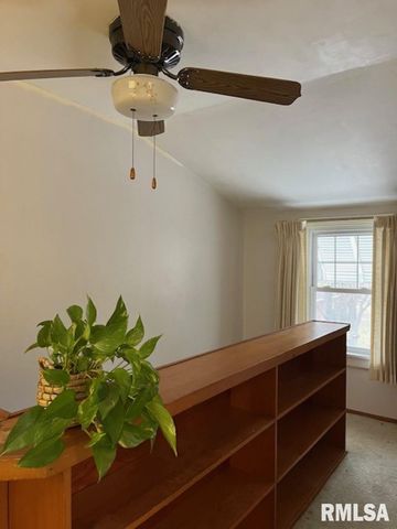 1212 S 22ND Street, Quincy, IL 62301