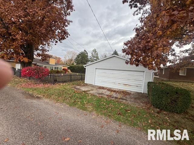 1212 S 22ND Street, Quincy, IL 62301