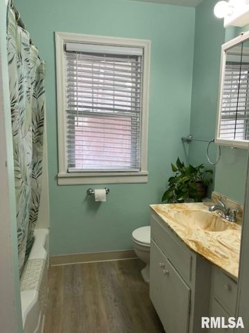 1212 S 22ND Street, Quincy, IL 62301