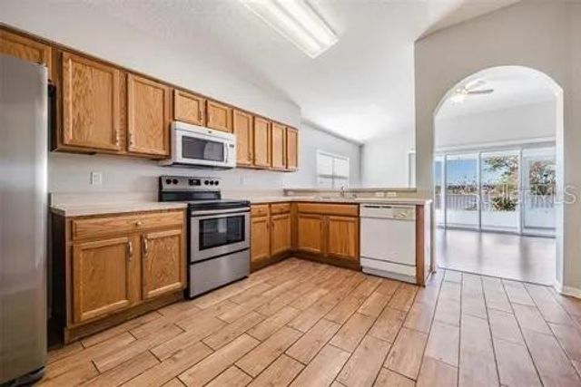 7637 MERCHANTVILLE CIRCLE, Zephyrhills, FL 33540