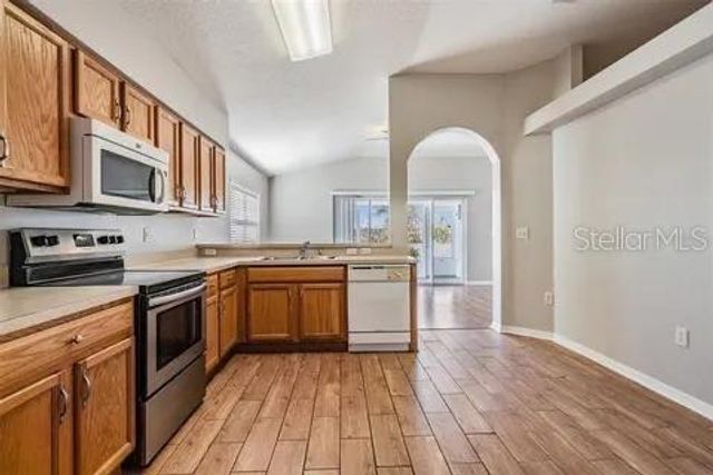7637 MERCHANTVILLE CIRCLE, Zephyrhills, FL 33540