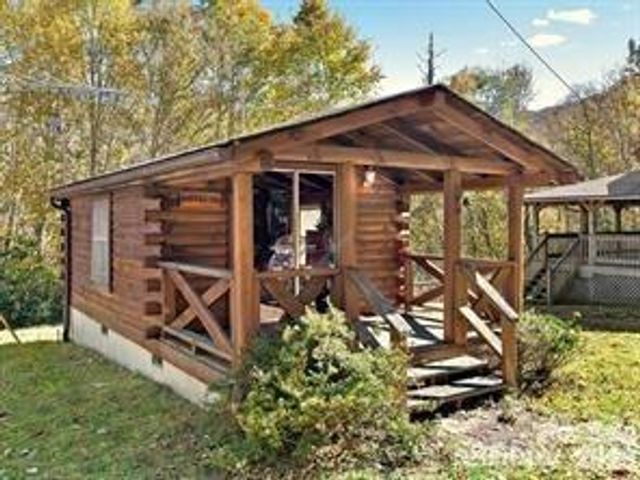 967 Spruce Flats Road, Maggie Valley, NC 28751