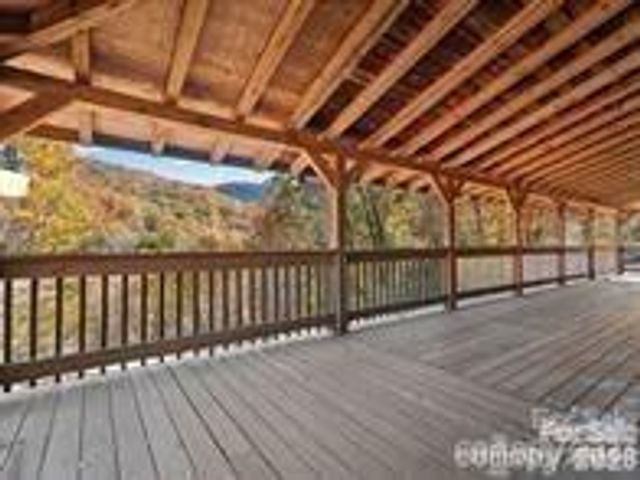 967 Spruce Flats Road, Maggie Valley, NC 28751