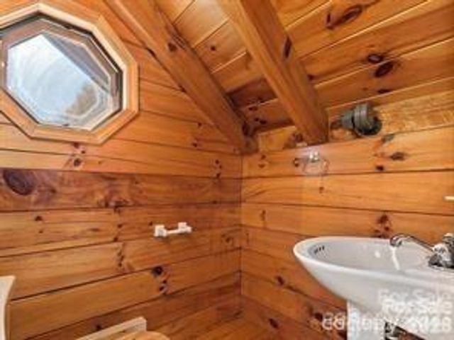 967 Spruce Flats Road, Maggie Valley, NC 28751