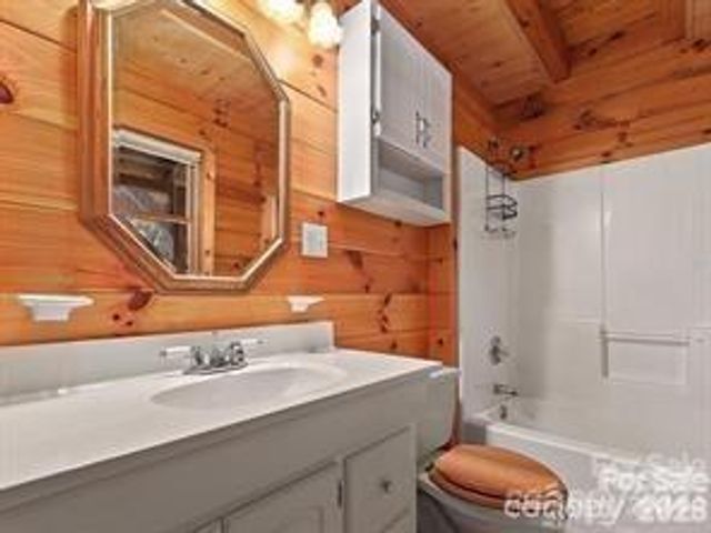967 Spruce Flats Road, Maggie Valley, NC 28751