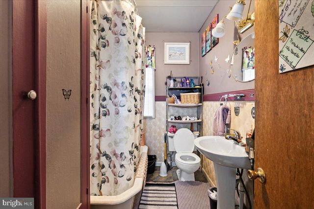 207 W POPLAR ST, Shenandoah, PA 17976