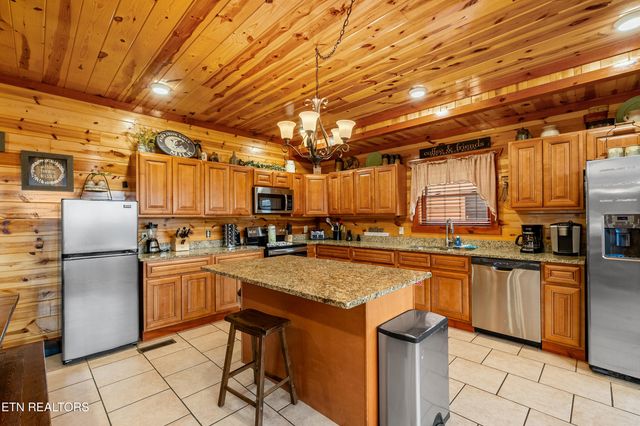 3312 Lonesome Pine Way, Sevierville, TN 37862