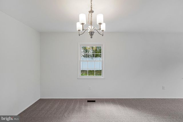 4136 MEADOW HILL LN, Fairfax, VA 22033