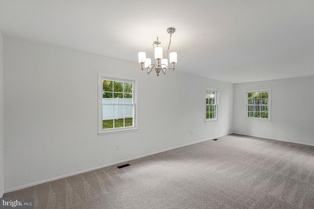 4136 MEADOW HILL LN, Fairfax, VA 22033