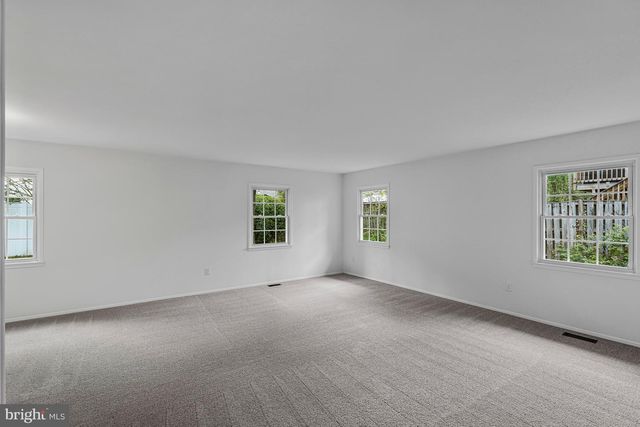 4136 MEADOW HILL LN, Fairfax, VA 22033