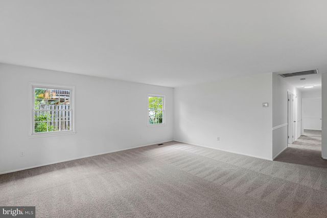 4136 MEADOW HILL LN, Fairfax, VA 22033