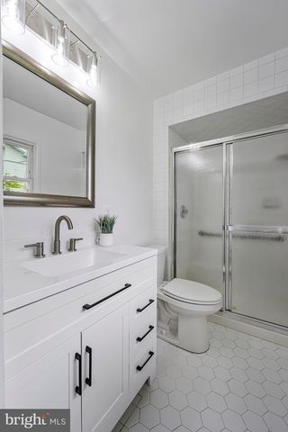 4136 MEADOW HILL LN, Fairfax, VA 22033