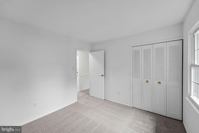 4136 MEADOW HILL LN, Fairfax, VA 22033