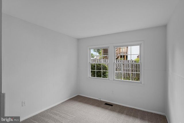 4136 MEADOW HILL LN, Fairfax, VA 22033