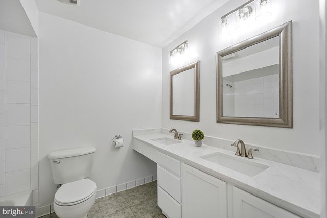 4136 MEADOW HILL LN, Fairfax, VA 22033