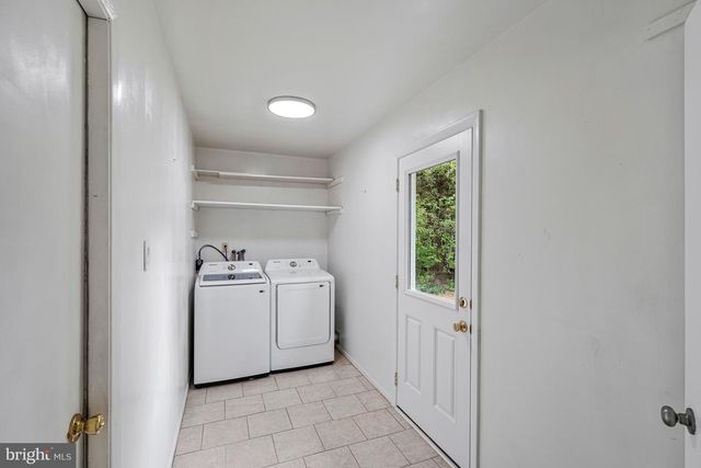 4136 MEADOW HILL LN, Fairfax, VA 22033