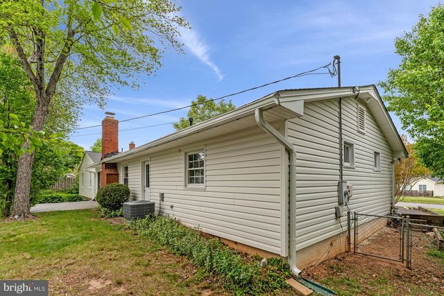 4136 MEADOW HILL LN, Fairfax, VA 22033