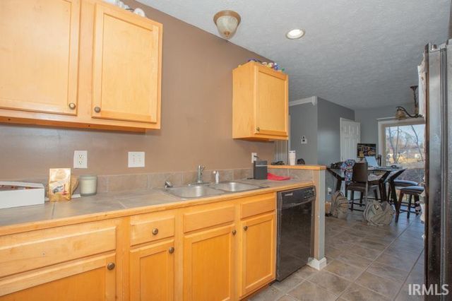 8875 Bahama Cove, Newburgh, IN 47630