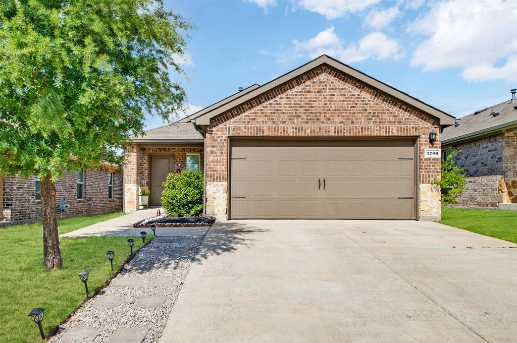 2706 Blackbuck Court, Crandall, TX 75114
