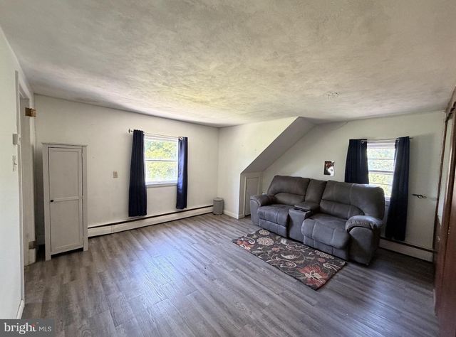 18 GALICIA DR, Phoenixville, PA 19460