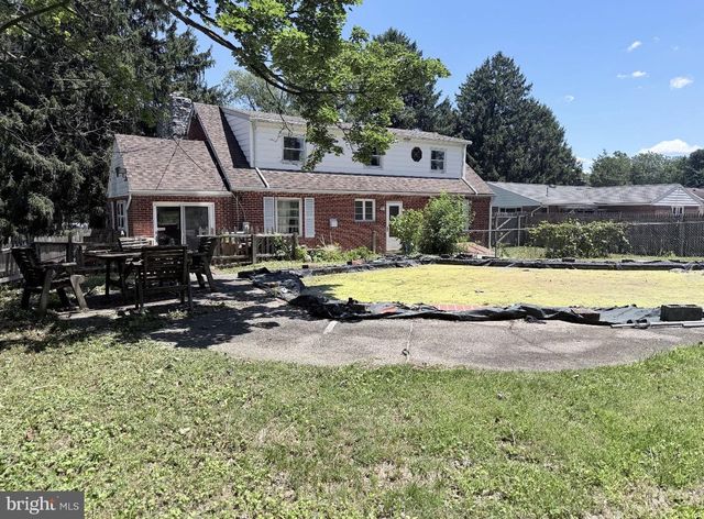 18 GALICIA DR, Phoenixville, PA 19460