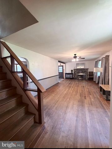 18 GALICIA DR, Phoenixville, PA 19460