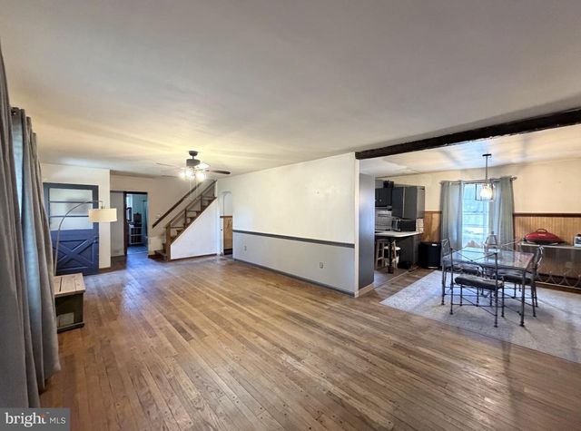 18 GALICIA DR, Phoenixville, PA 19460