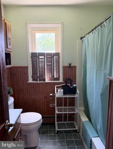 18 GALICIA DR, Phoenixville, PA 19460