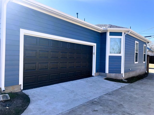 216 Alvarado Street, Mansfield, TX 76063