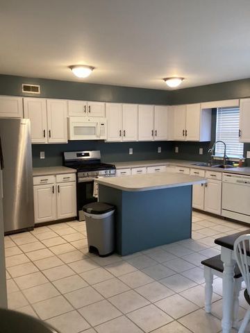 10 STIRRUP DR, Elkton, MD 21921