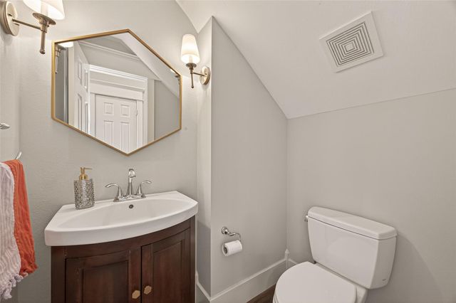 203 W 24th Street, Houston, TX 77008