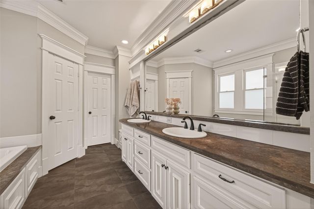 203 W 24th Street, Houston, TX 77008