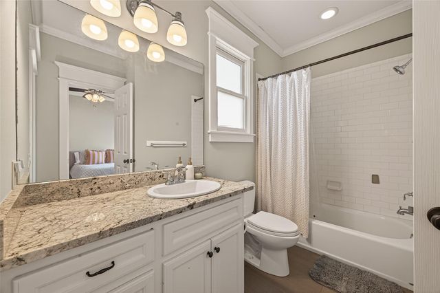 203 W 24th Street, Houston, TX 77008