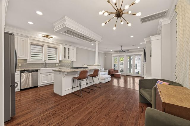 203 W 24th Street, Houston, TX 77008