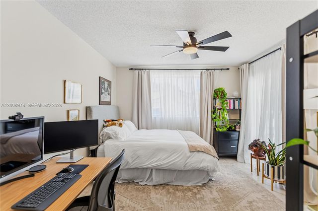 2640 S University Dr 111, Davie, FL 33328