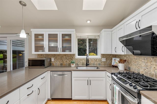 7918 115th Avenue SE, Newcastle, WA 98056
