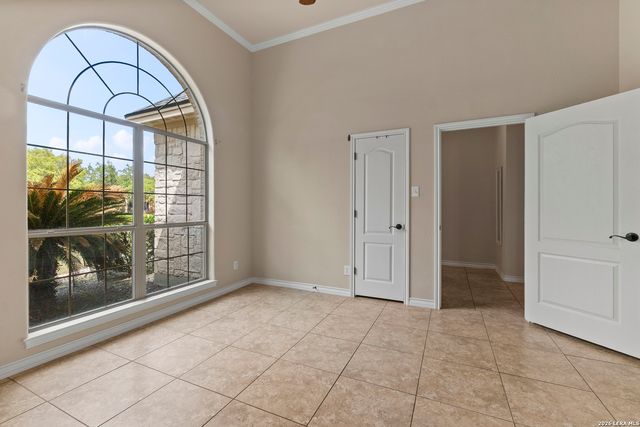 140 Legacy Trail Dr, La Vernia, TX 78121