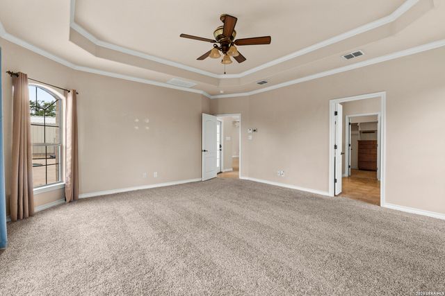 140 Legacy Trail Dr, La Vernia, TX 78121