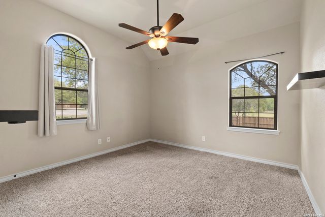 140 Legacy Trail Dr, La Vernia, TX 78121