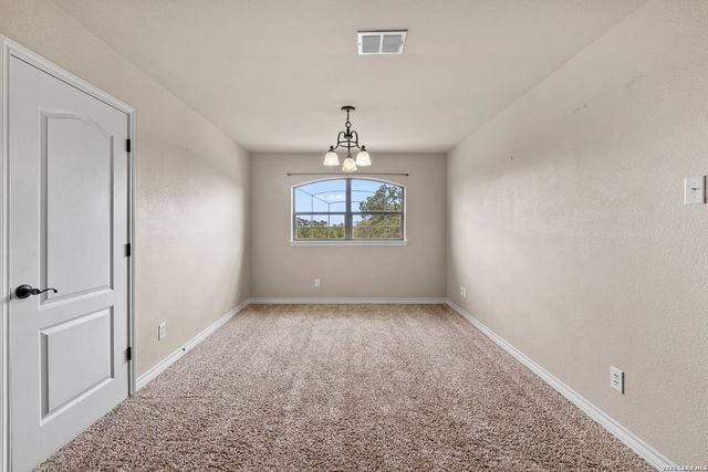 140 Legacy Trail Dr, La Vernia, TX 78121