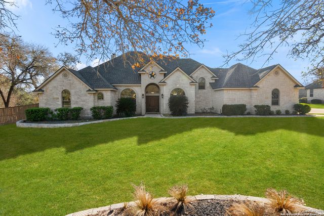140 Legacy Trail Dr, La Vernia, TX 78121