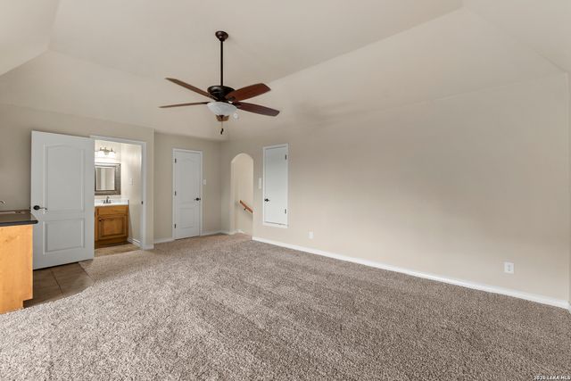 140 Legacy Trail Dr, La Vernia, TX 78121