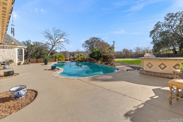 140 Legacy Trail Dr, La Vernia, TX 78121