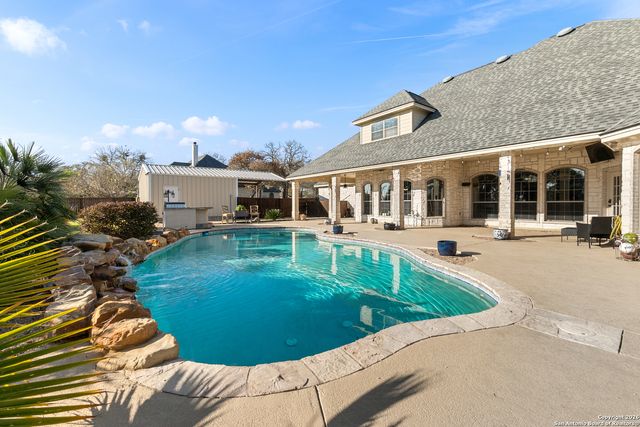 140 Legacy Trail Dr, La Vernia, TX 78121