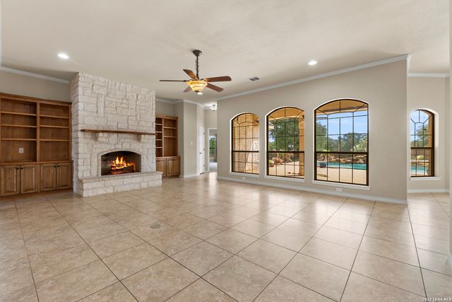 140 Legacy Trail Dr, La Vernia, TX 78121