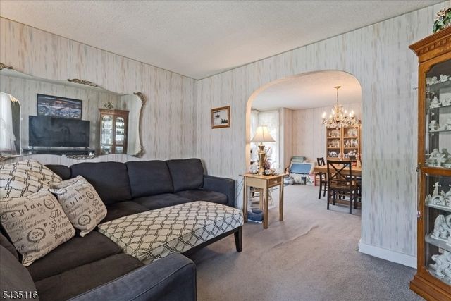 39 South Ave, Cranford Twp., NJ 07016